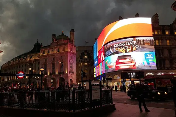 Piccadilly Circus Tour3