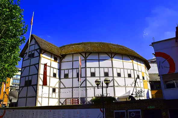 Shakespeare-Globe1-2.webp