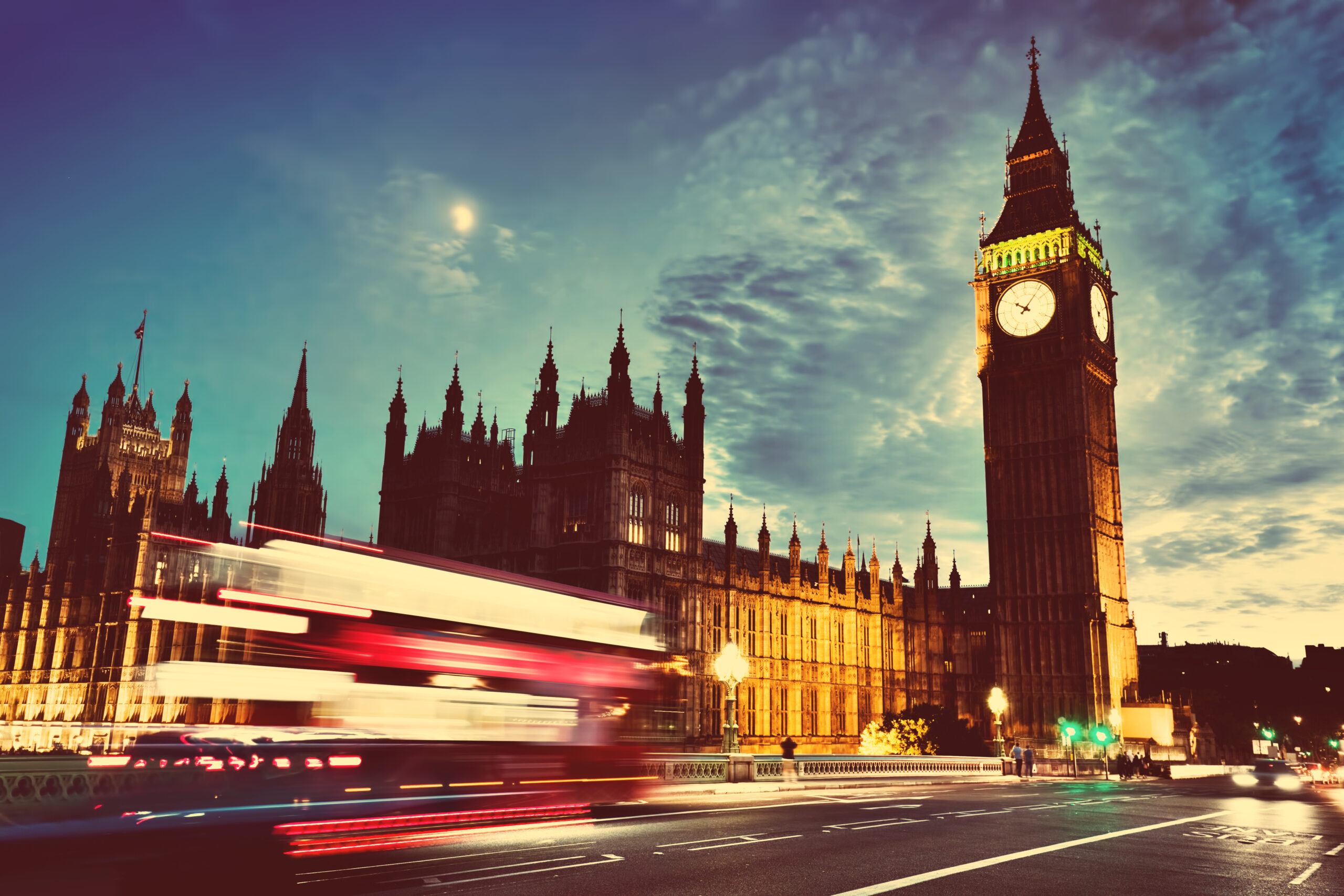 London by Night - Image 16