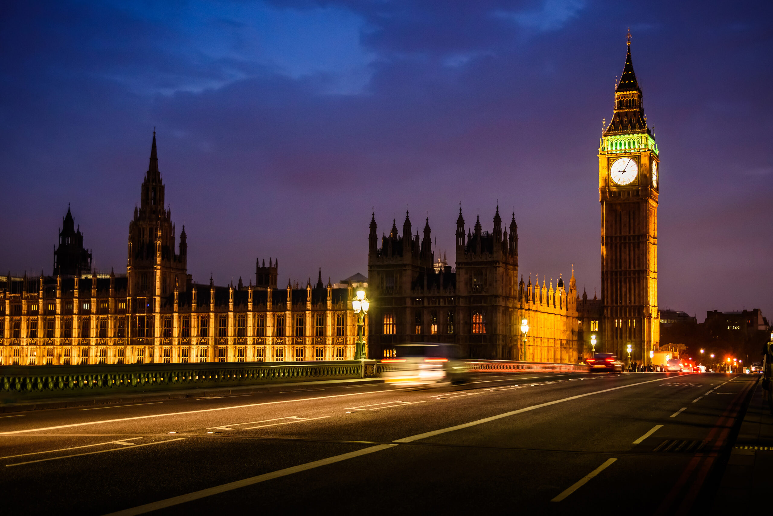 London by Night - Image 11